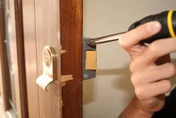 Locksmith Key Store San Antonio, TX 210-780-7313 - lock-opening
